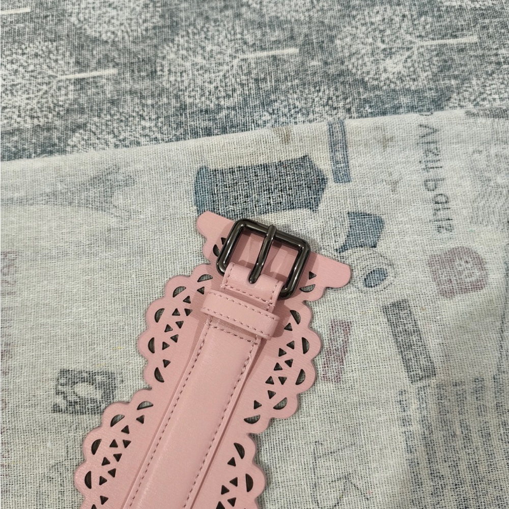 Alaïa Pink Laser-Cut Scalloped Leather Waist Belt - Picture 3 of 8